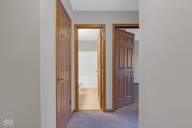 Building Photo - 6318 Pickwick Ct