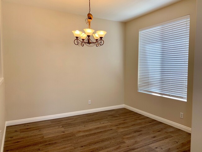 Building Photo - Beautiful Townhouse in Aliso Viejo