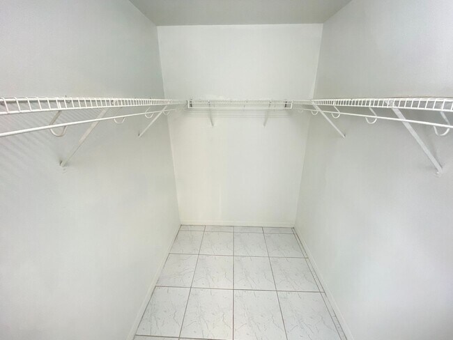 Building Photo - 3310 Crystal Creek Blvd