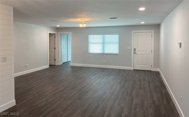 Building Photo - 4736 Spring Creek Dr