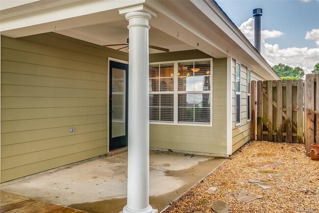 Building Photo - 9025 Saw Tooth Loop