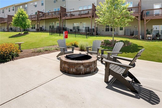 Building Photo - 1363 Live Oak Ln