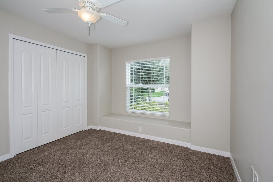 Building Photo - 10620 Shady Preserve Dr