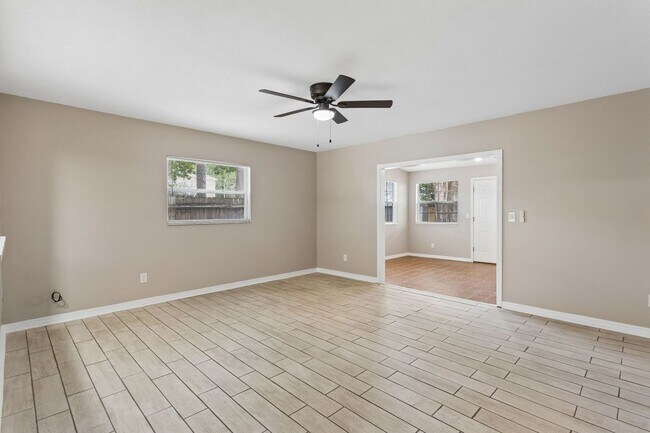 Building Photo - 477 Green Spring Cir