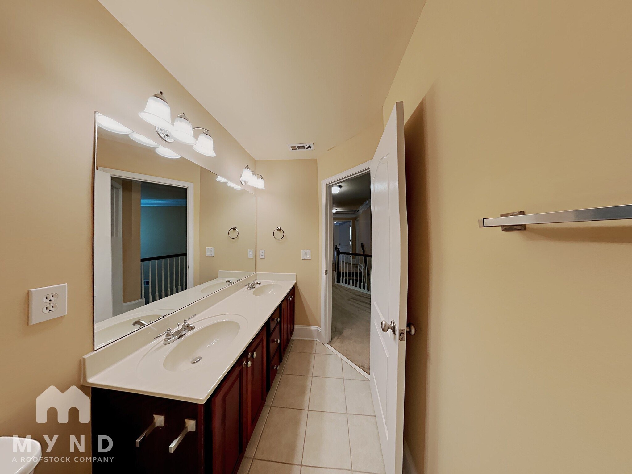 Building Photo - 131 Grandiflora Dr