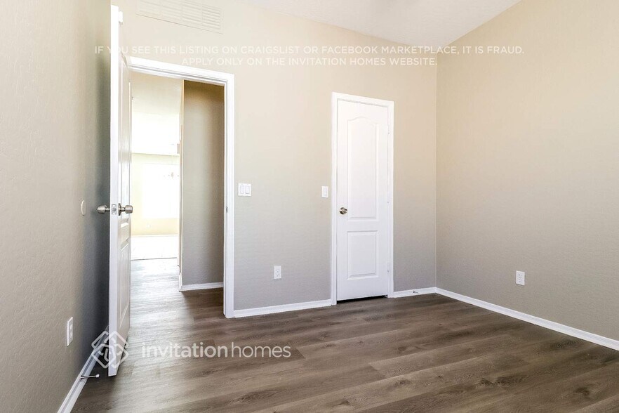 Building Photo - 7004 S 30th Ln