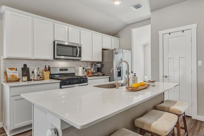 Building Photo - 1129 Tipton St