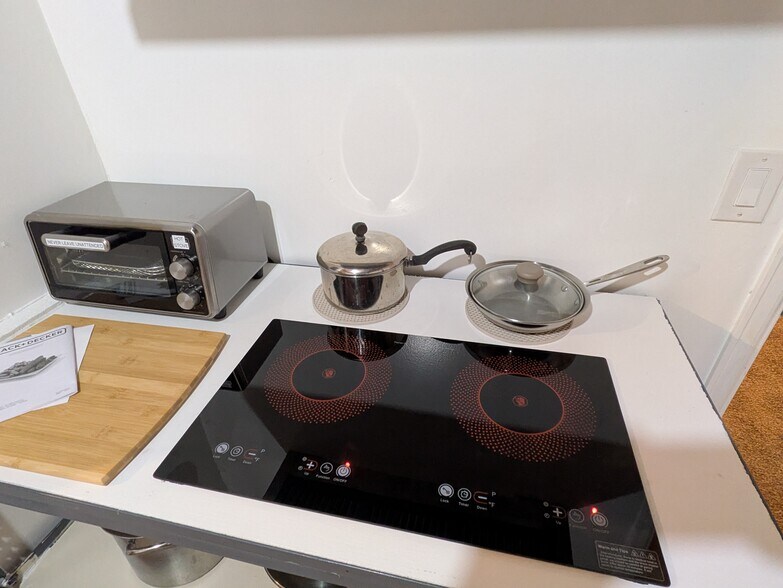 Building Photo - 323 Zuniga St