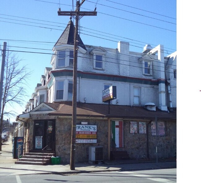 Building Photo - 1001 W Princess St