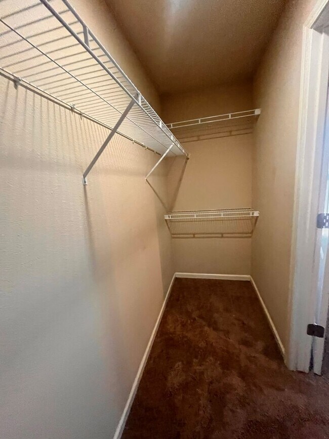 Building Photo - 2307 Tahoe Ave