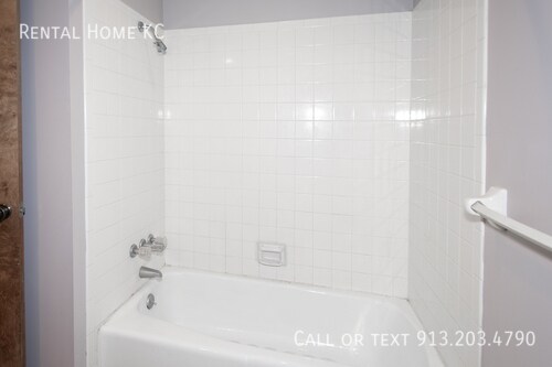 Building Photo - 13828 W 110th Terrace