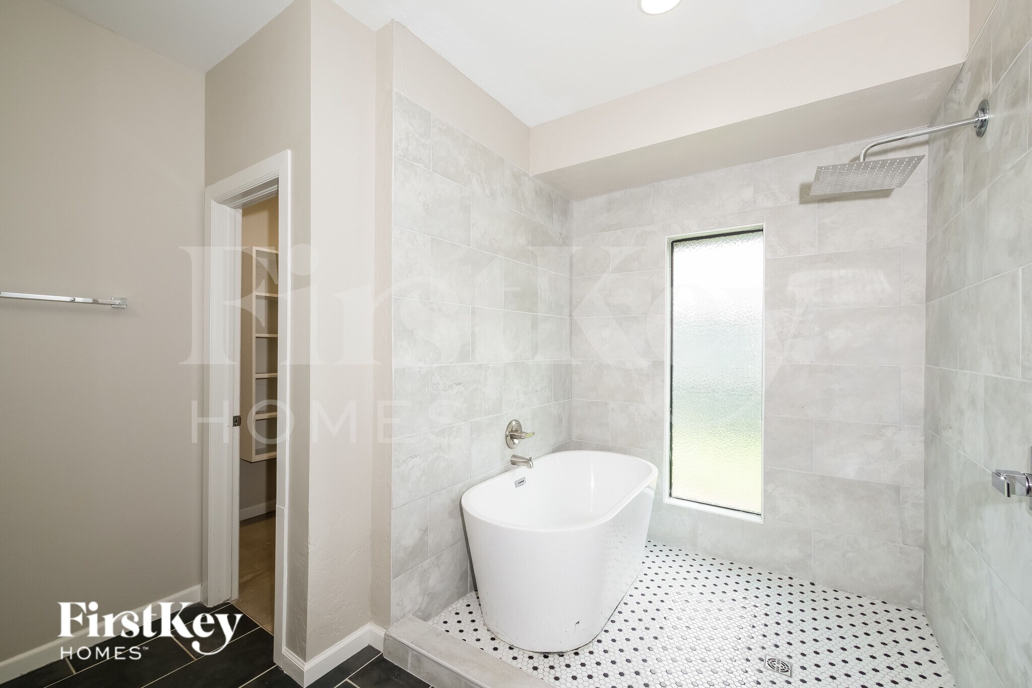 Building Photo - 15940 Aparados Wy