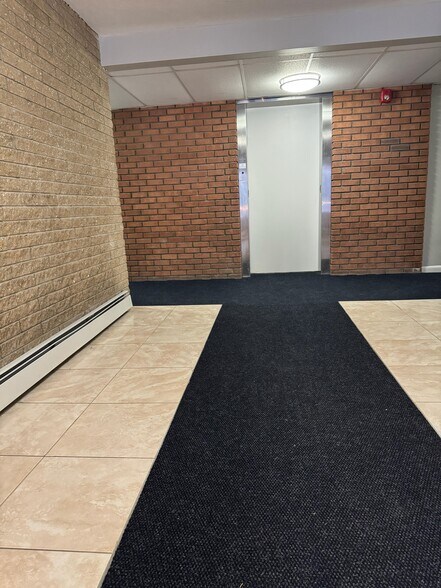 Building Photo - 15 Walbridge St