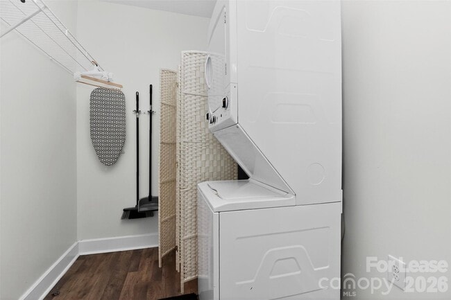 Building Photo - 1954 Garibaldi Ave