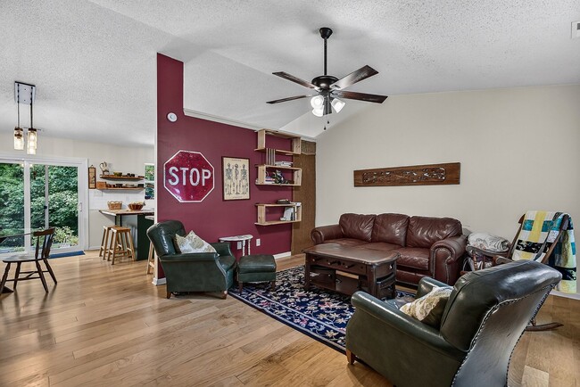 Building Photo - Nestled cul-de-sac home in Falcon Crest