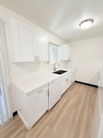 Interior Photo - LuDon Luradel