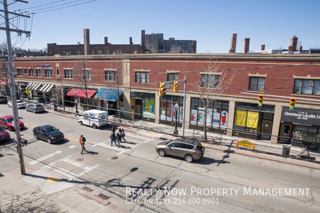 Building Photo - 1647 Hillcrest Rd