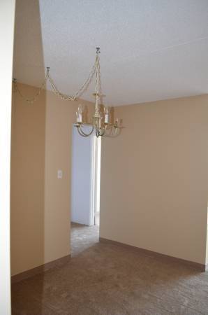 Building Photo - 2005 S Finley Rd