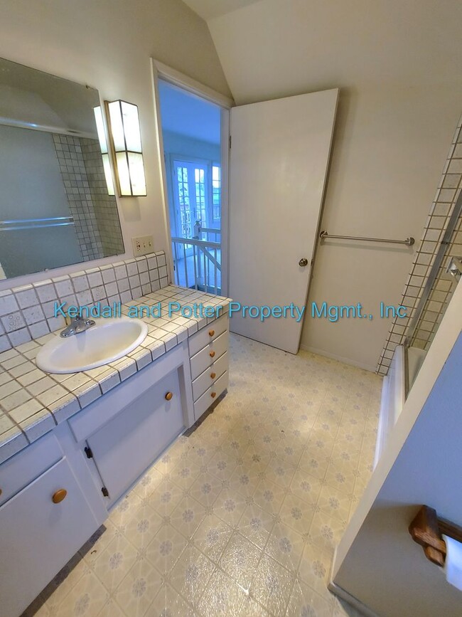 Building Photo - Amazing Beach House Near Twin Lakes Beach!!