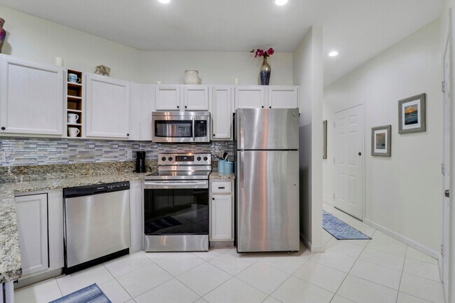 Building Photo - 8301 Mulligan Cir