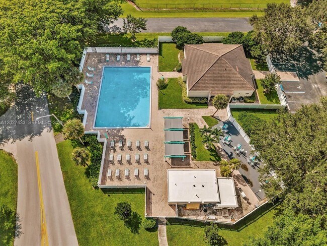 Building Photo - 3300 W Rolling Hills Cir