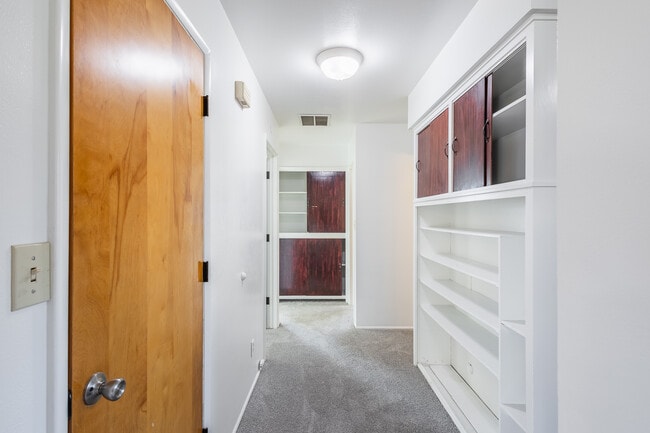 Building Photo - 1609 N Plateau Ave