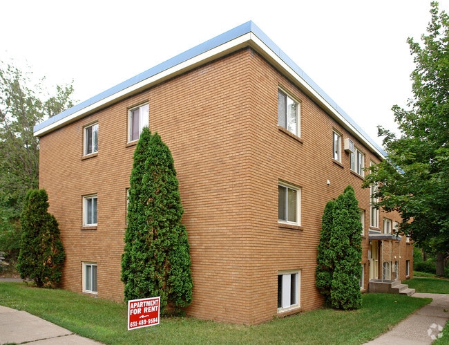 Primary Photo - 615 Geranium Ave