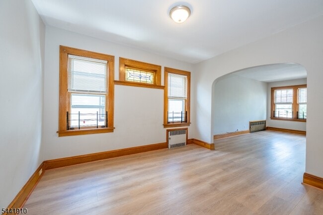 Building Photo - 103 Knapp Ave