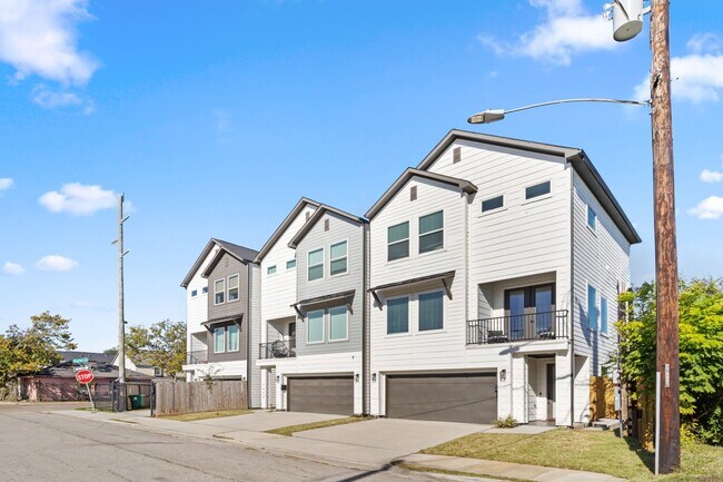 Building Photo - 1807 Lee St