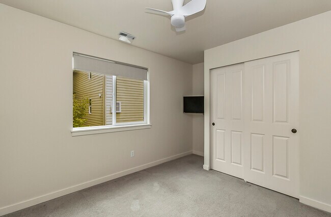 Building Photo - 14810 9th Dr SE