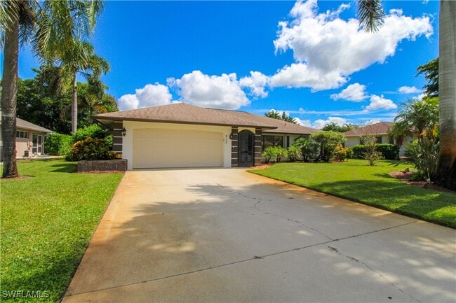 Building Photo - 213 Bay Meadows Dr