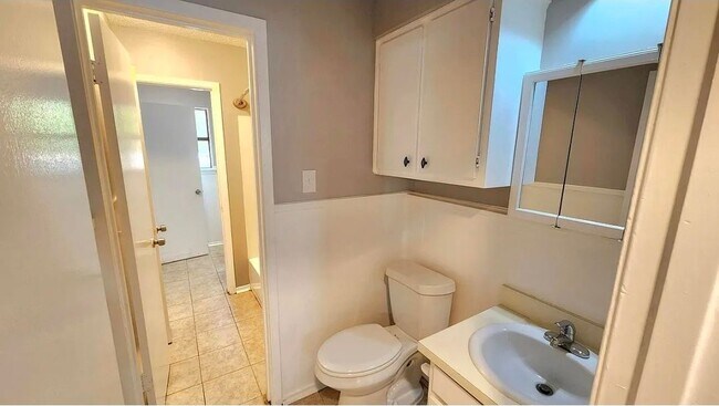 Building Photo - 822 Lakeview Ridge