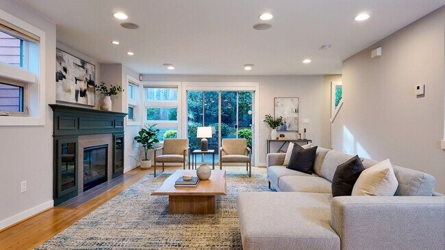 Building Photo - 3bd/2.5ba Seattle Townhome