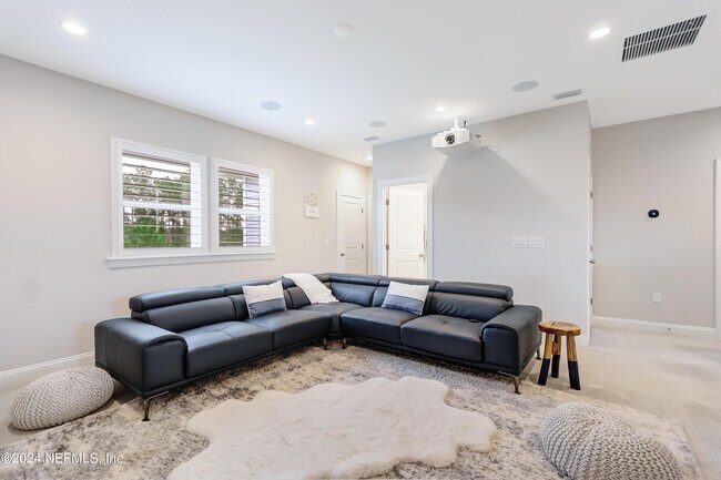 Building Photo - 295 Morning Mist Ln