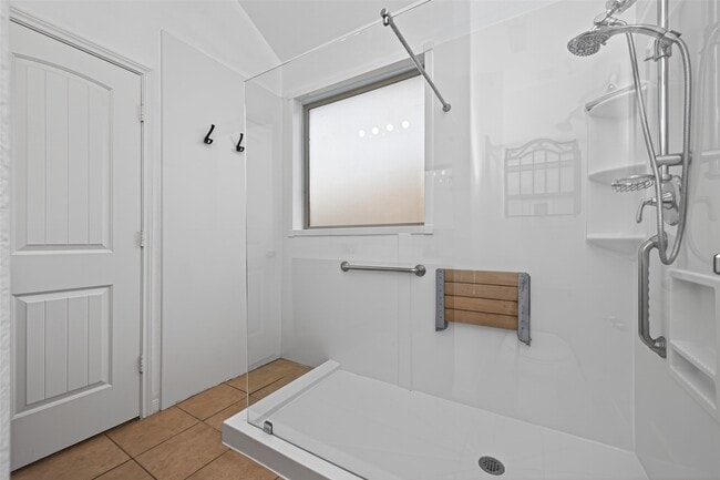 Building Photo - 22522 Fosters Park Ct