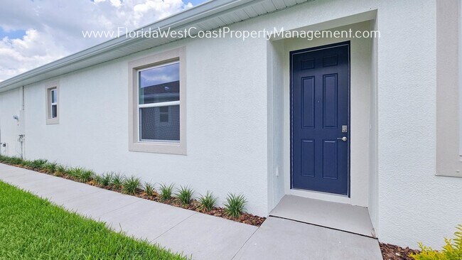 Building Photo - BRAND NEW! OUTSTANDING 3 BED/2 BATH VILLA ...