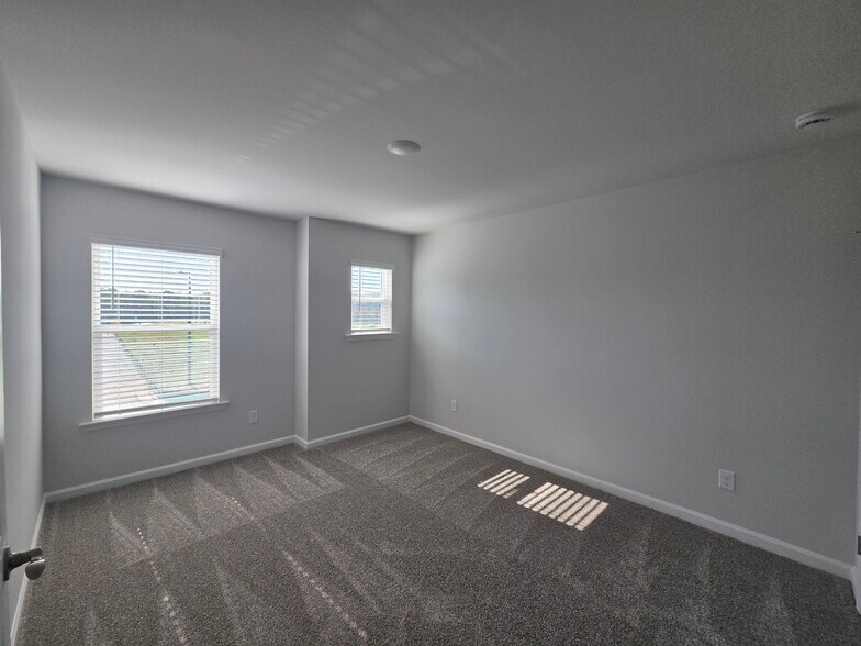 Building Photo - 1507 Everton Ave
