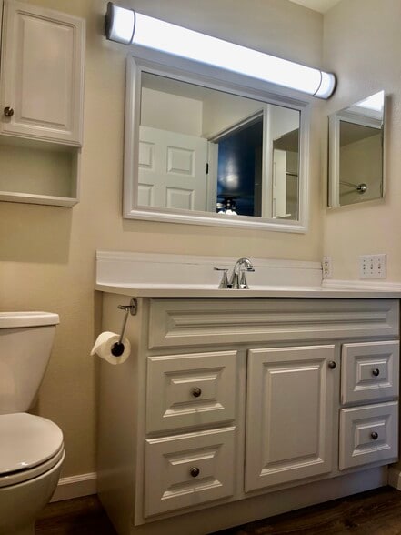 Building Photo - 550 Van Wey Cir