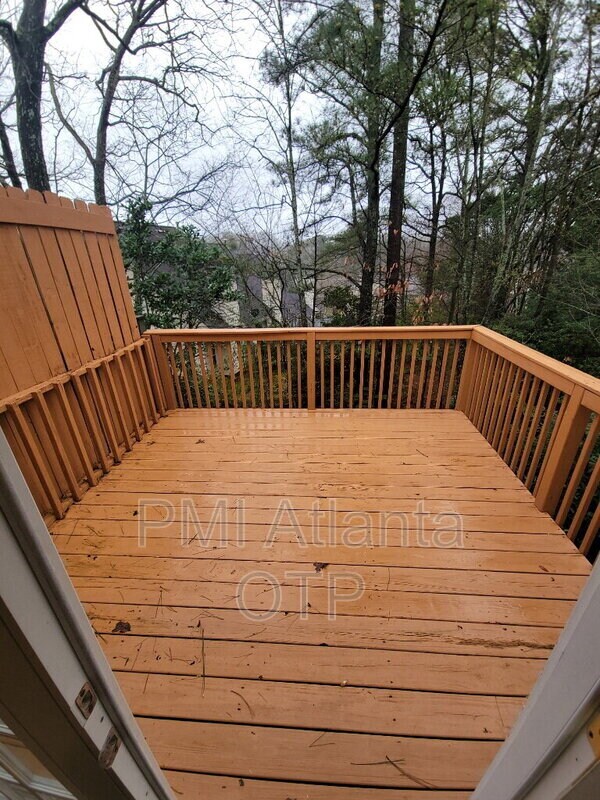 Building Photo - 1782 Millview Dr NE