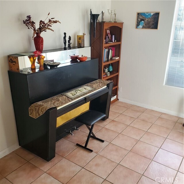 Building Photo - 12944 Woodbridge St