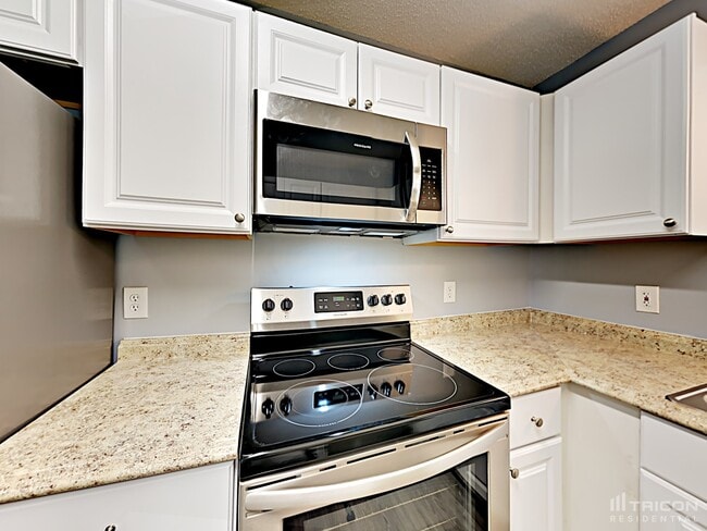 Building Photo - 133 Riverwalk Ct