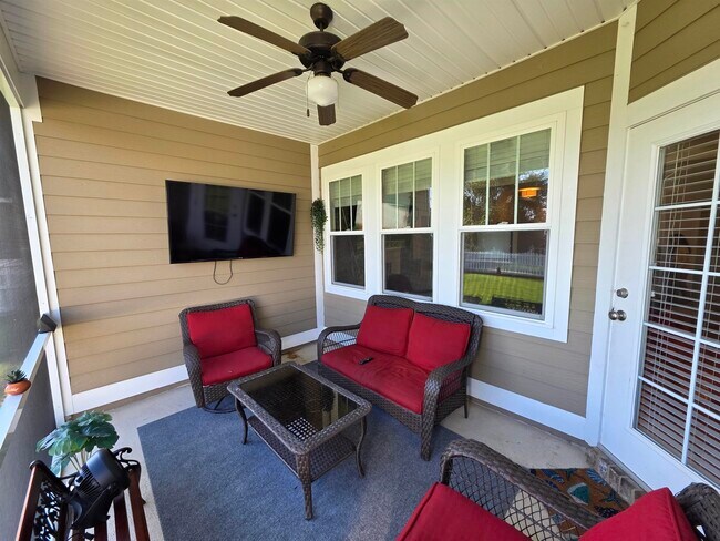 Building Photo - 2521 Lantana Ln