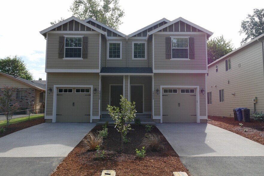 Primary Photo - 14336 SE Lee Ave