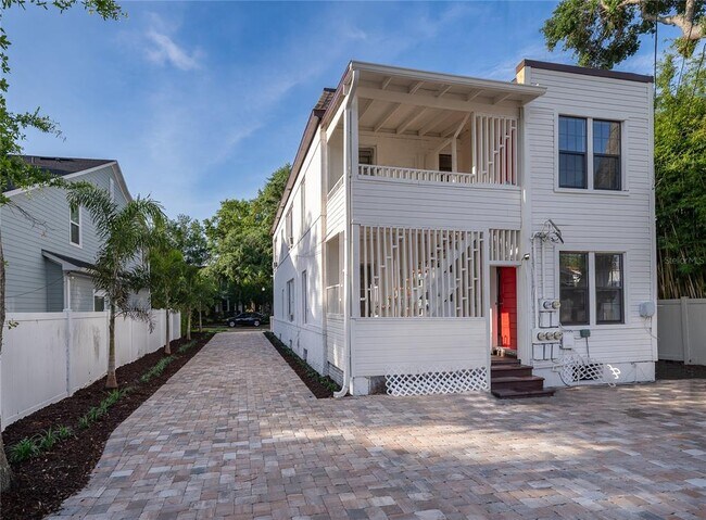 Building Photo - 601 Delaney Park Dr