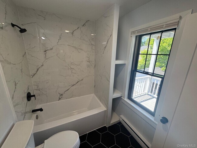 Building Photo - 544 Locust Ave