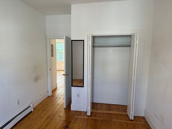 Building Photo - 14 Creighton St