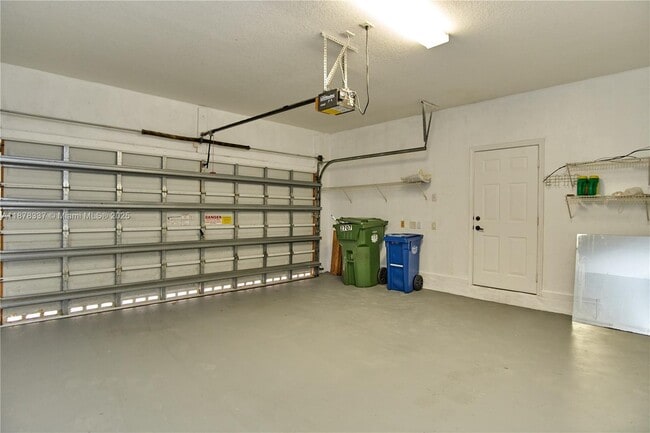 Building Photo - 2707 Center Ct Dr