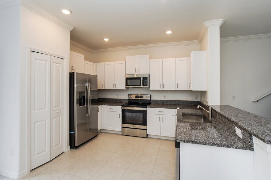 Building Photo - 2141 Great Sapphire Ln