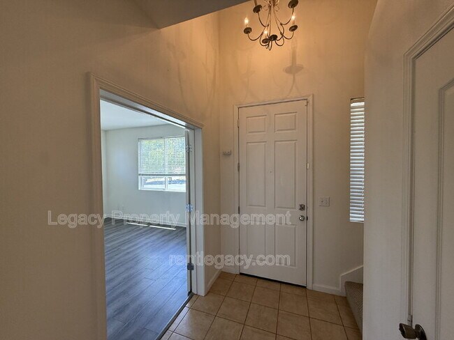 Building Photo - 1552 Bailey Dr