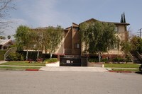 Building Photo - 1206 Viola Ave